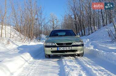 Лифтбек Opel Vectra 1996 в Сокале