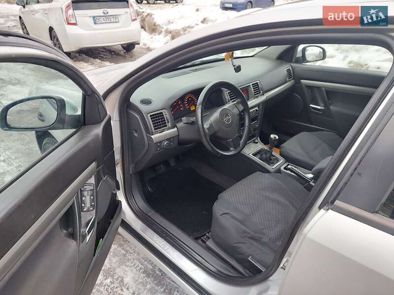 Седан Opel Vectra 2006 в Львове