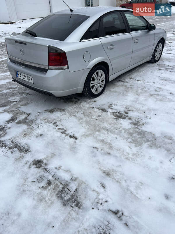 Лифтбек Opel Vectra 2003 в Киеве