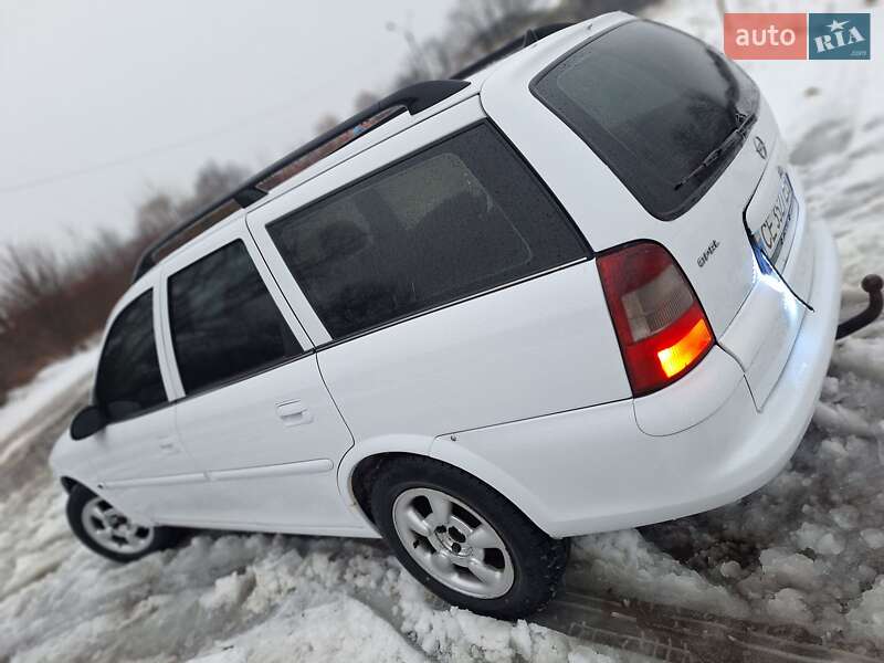 Универсал Opel Vectra 1998 в Черновцах