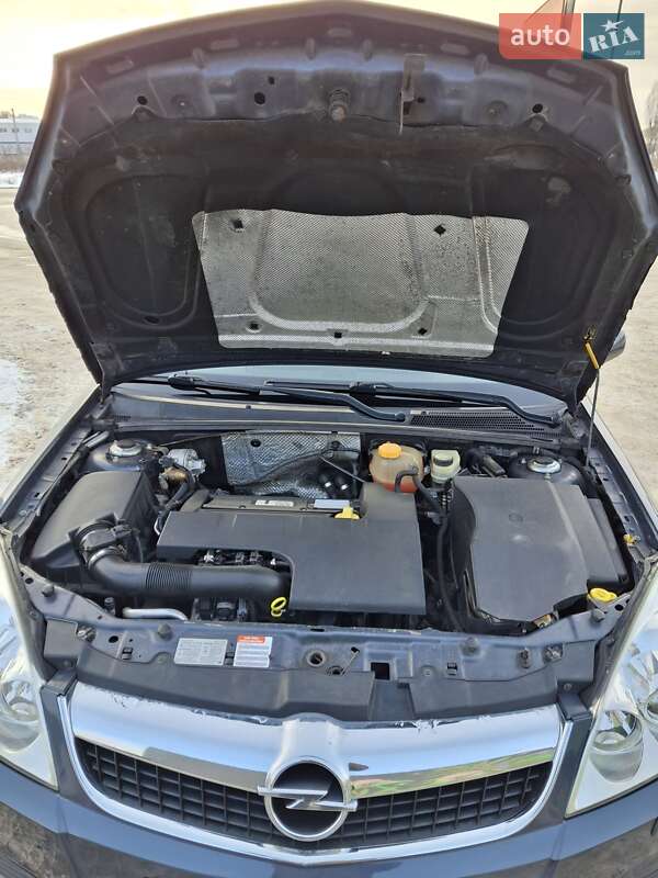 Седан Opel Vectra 2007 в Белогородке