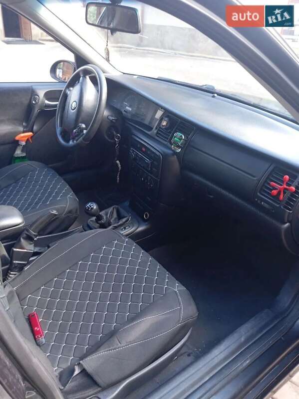 Седан Opel Vectra 2001 в Ивано-Франковске