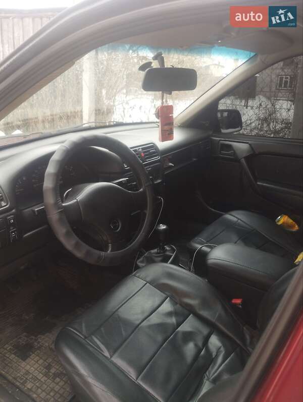 Седан Opel Vectra 1992 в Смеле
