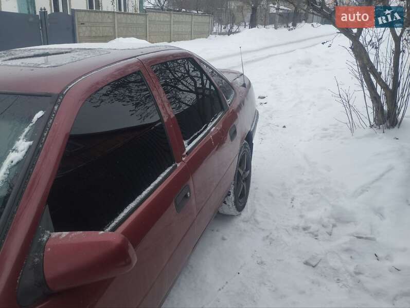 Седан Opel Vectra 1992 в Смеле