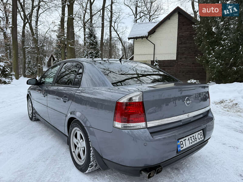 Седан Opel Vectra 2005 в Львове