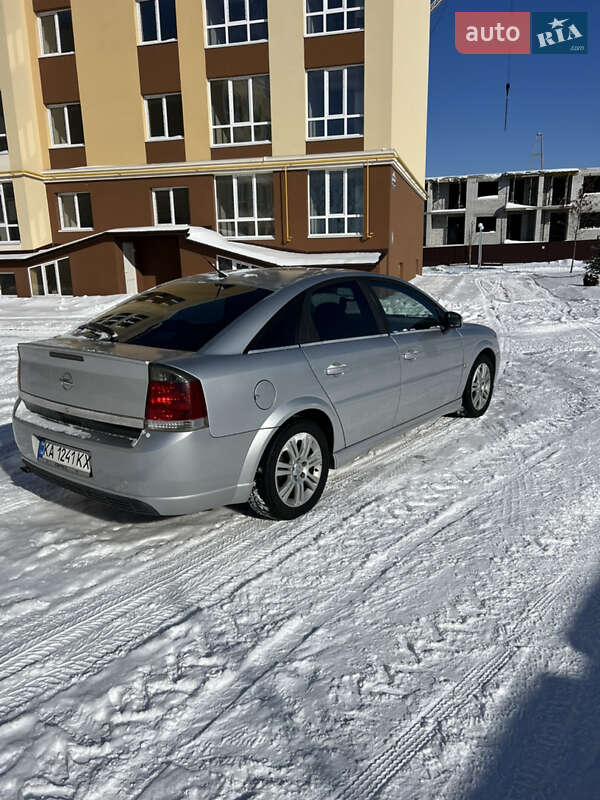 Лифтбек Opel Vectra 2003 в Киеве