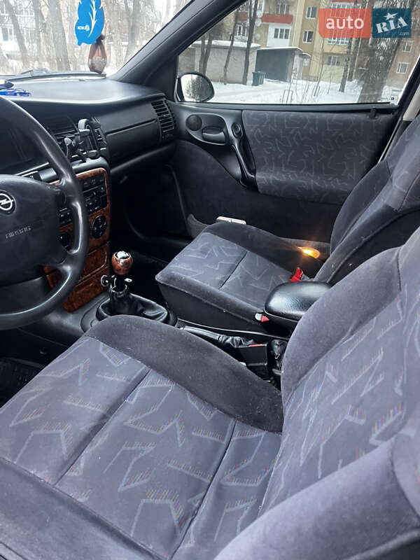 Седан Opel Vectra 1997 в Христиновке