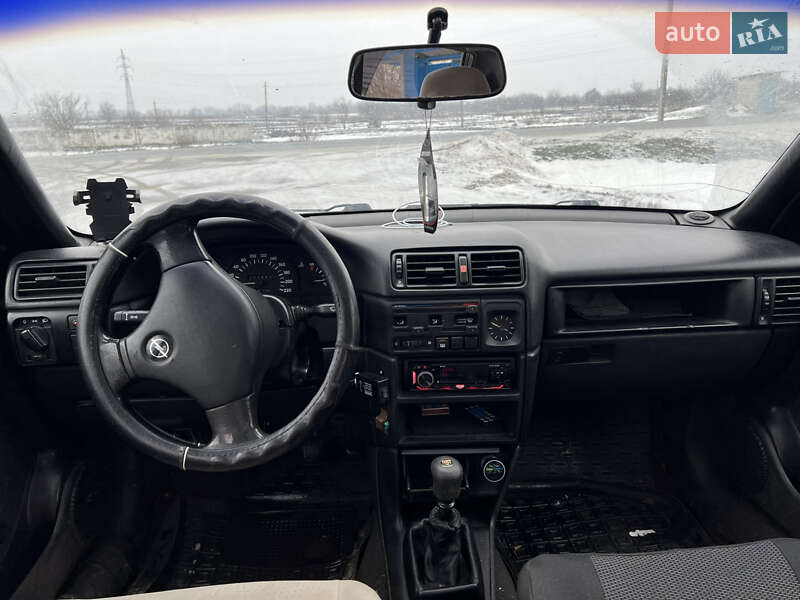 Седан Opel Vectra 1992 в Лозовой