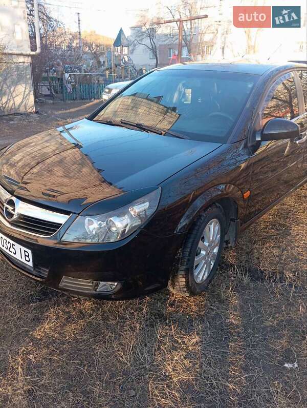 Седан Opel Vectra 2006 в Остроге