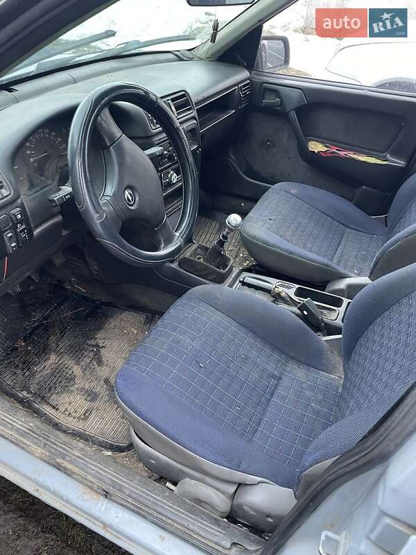 Седан Opel Vectra 1992 в Камне-Каширском