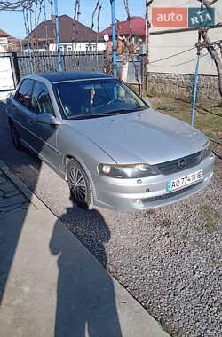 Седан Opel Vectra 2001 в Зняцево