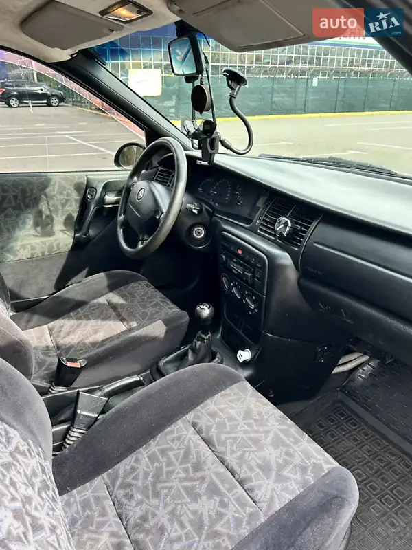 Opel Vectra 1997 VIN W0L000031V7126493 фото оголошення 2 з 36