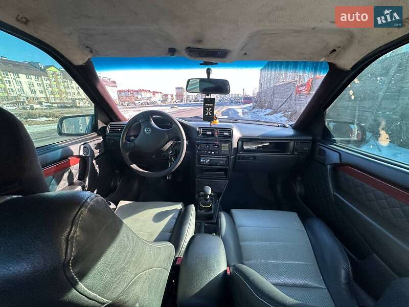 Седан Opel Vectra 1990 в Киеве