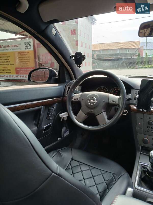 Седан Opel Vectra 2004 в Сокале