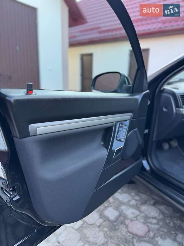 Седан Opel Vectra 2006 в Дубно