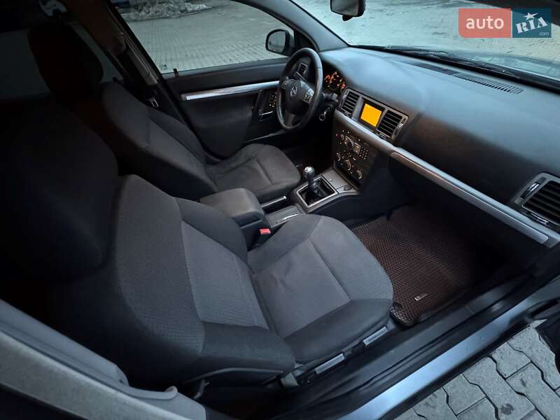 Универсал Opel Vectra 2006 в Черновцах