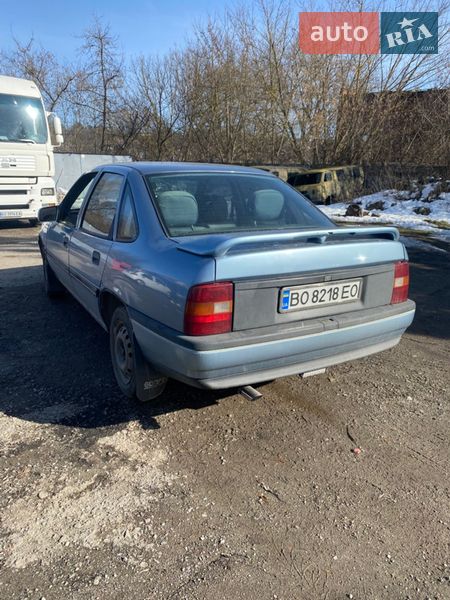Седан Opel Vectra 1989 в Теребовле