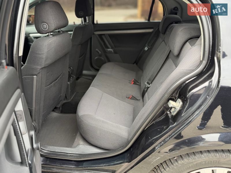 Седан Opel Vectra 2006 в Днепре