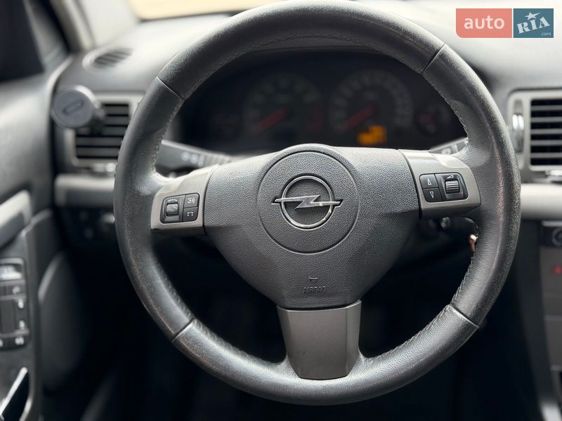 Седан Opel Vectra 2006 в Днепре