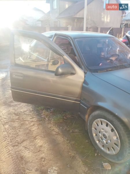 Седан Opel Vectra 1989 в Самборе