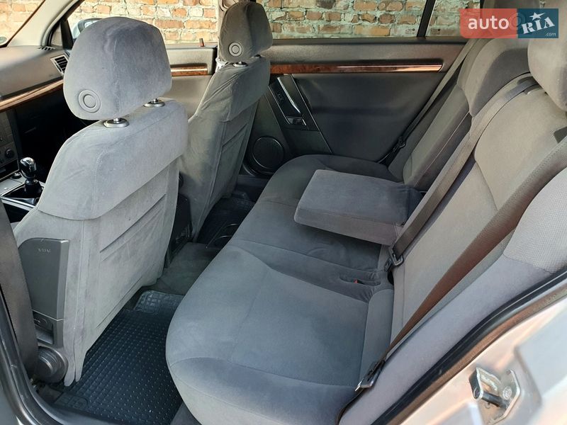 Универсал Opel Vectra 2004 в Стрые