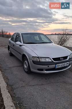 Седан Opel Vectra 1996 в Днепре