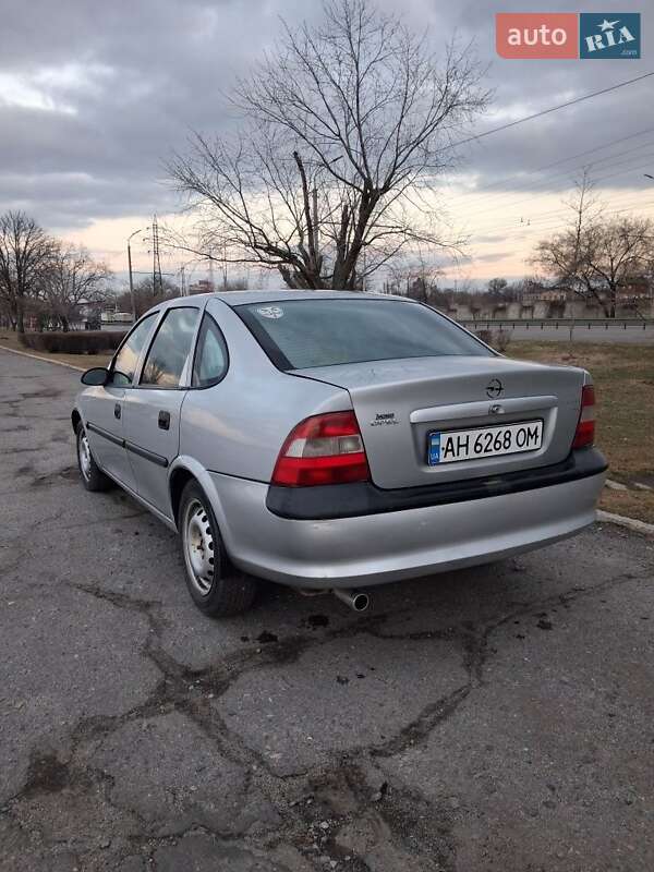 Седан Opel Vectra 1996 в Днепре