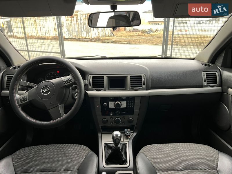 Седан Opel Vectra 2006 в Львове