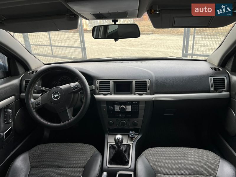 Седан Opel Vectra 2006 в Львове