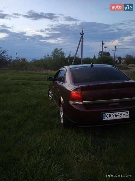 Седан Opel Vectra 2004 в Барышевке