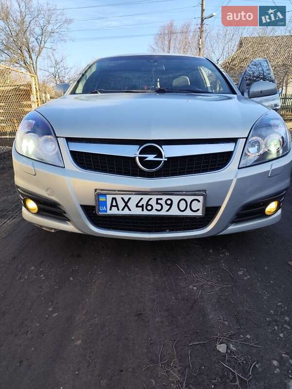 Седан Opel Vectra 2006 в Изюме