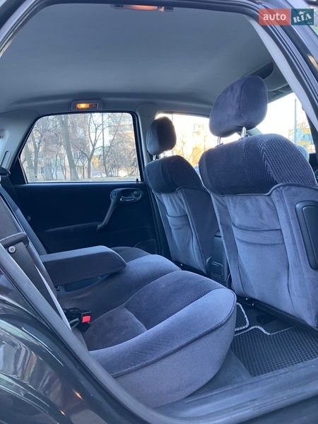 Седан Opel Vectra 2002 в Києві