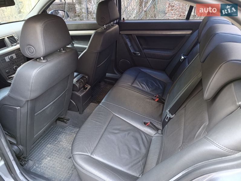 Седан Opel Vectra 2008 в Львове