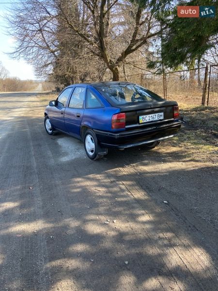 Лифтбек Opel Vectra 1991 в Самборе
