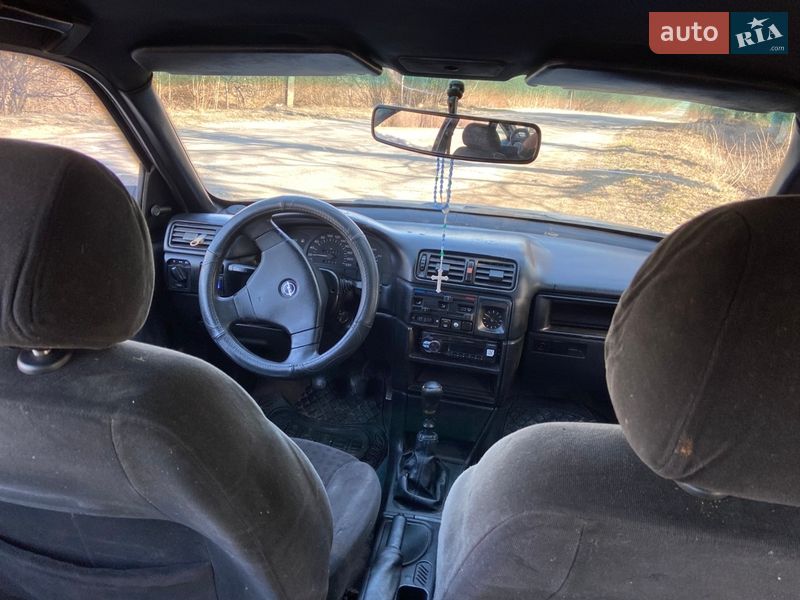 Лифтбек Opel Vectra 1991 в Самборе