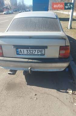 Седан Opel Vectra 1992 в Киеве