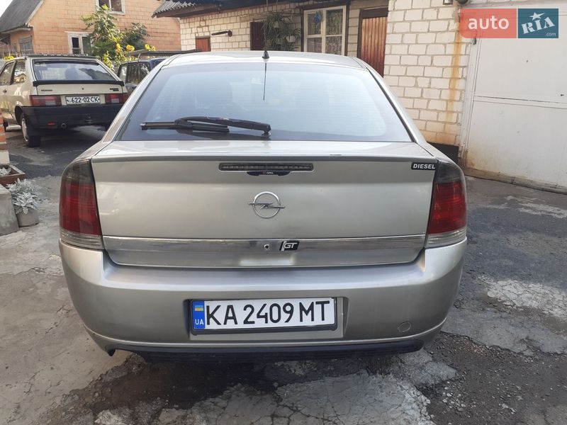 Лифтбек Opel Vectra 2003 в Лубнах