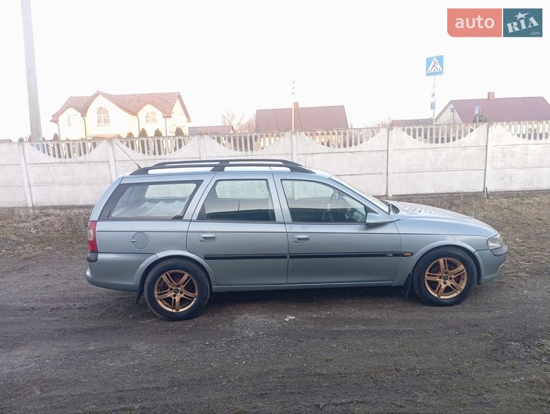 Универсал Opel Vectra 1996 в Дубно