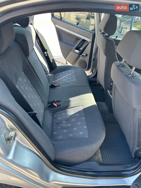 Седан Opel Vectra 2003 в Казатине