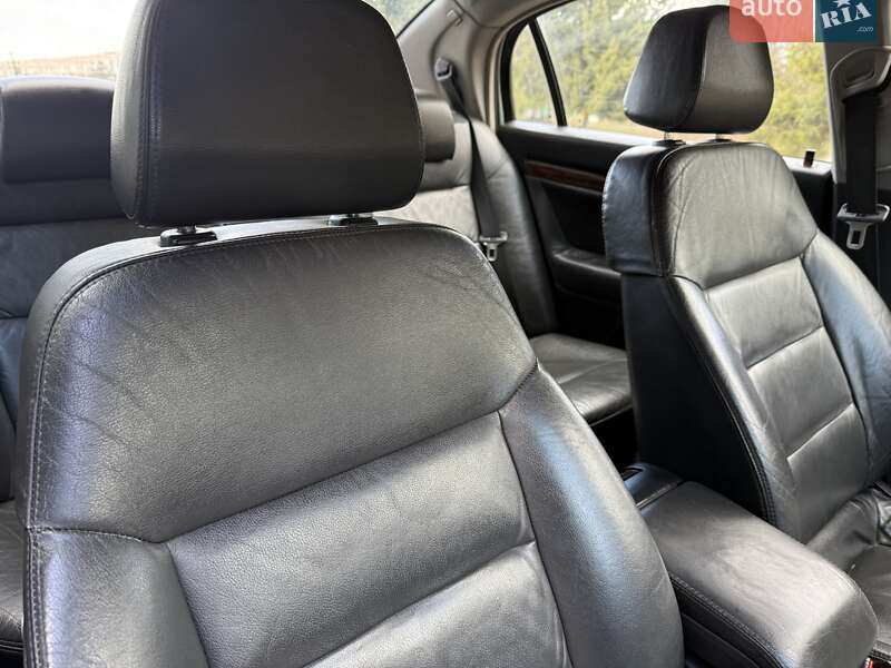 Седан Opel Vectra 2005 в Ровно