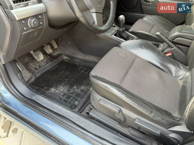 Седан Opel Vectra 2003 в Кропивницком