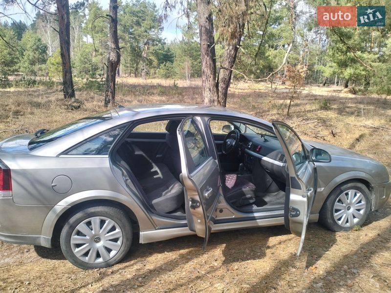 Лифтбек Opel Vectra 2003 в Киеве