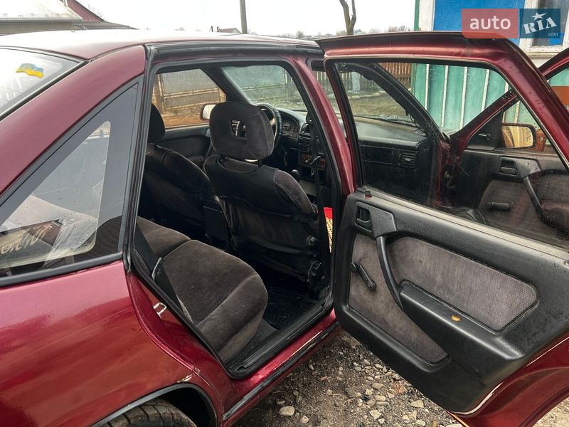 Седан Opel Vectra 1992 в Корытном