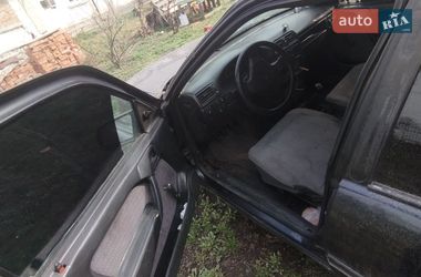 Лифтбек Opel Vectra 1990 в Погребище