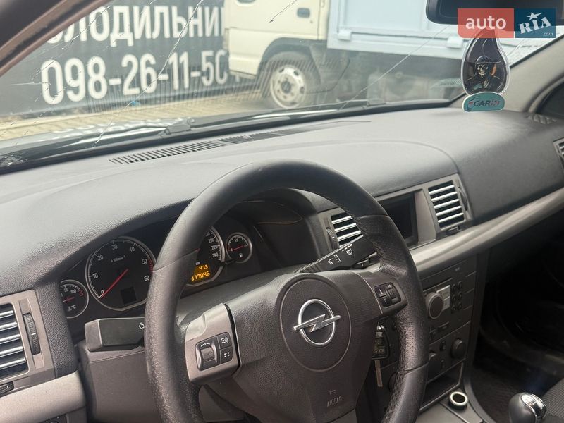 Универсал Opel Vectra 2005 в Жовкве