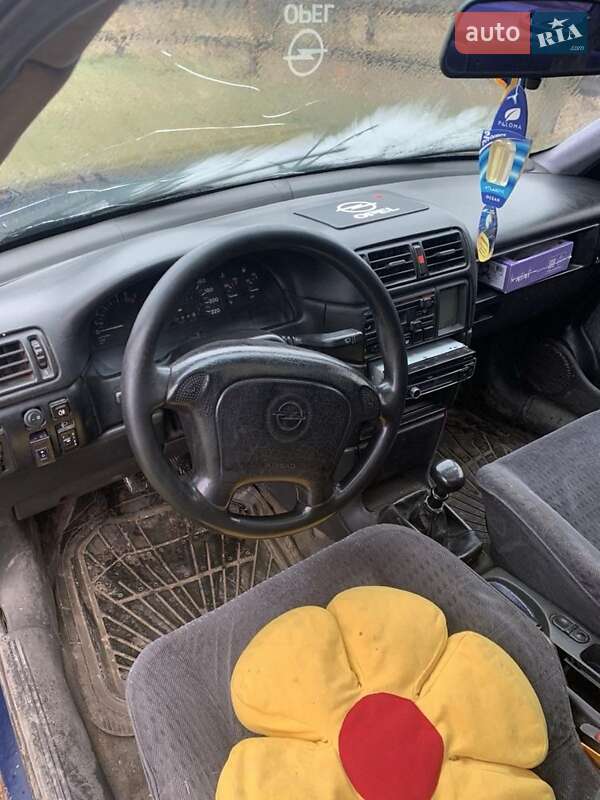 Седан Opel Vectra 1993 в Надворной фото 4 Седан Opel Vectra 1993 в Надворной