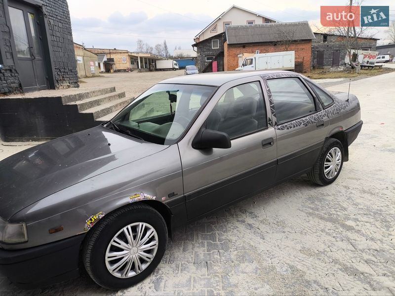 Седан Opel Vectra 1989 в Надворной