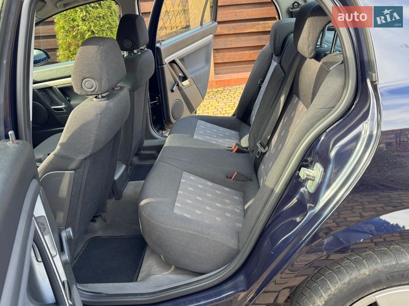 Седан Opel Vectra 2005 в Одесі