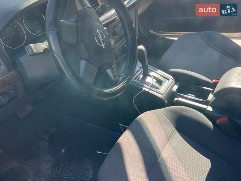 Седан Opel Vectra 2004 в Южному