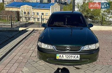 Седан Opel Vectra 1998 в Киеве